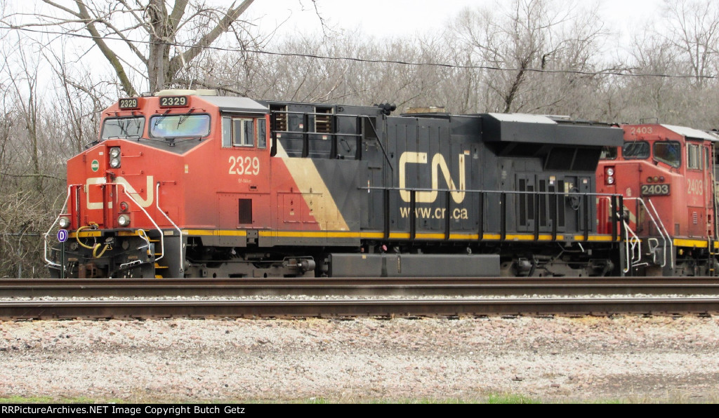 CN 2329